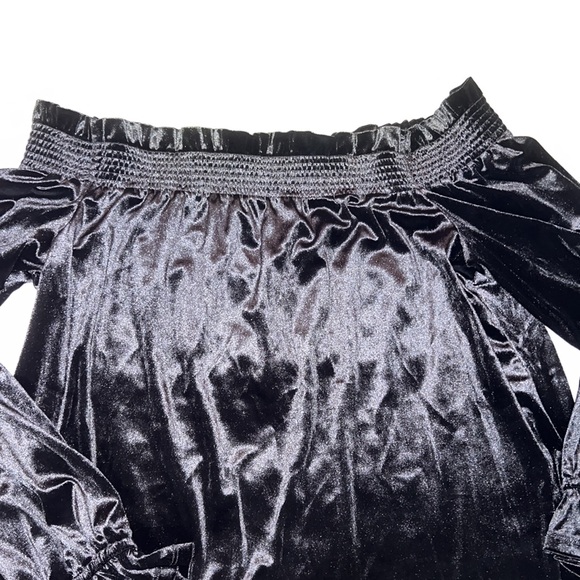 Velour Strapless Sweater - Picture 2 of 6